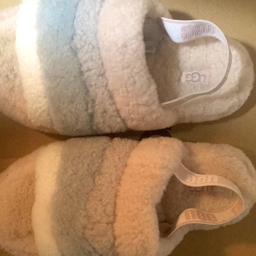 Pink Uggs Slippers